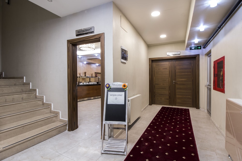 Hotel Business Yatt 13/54