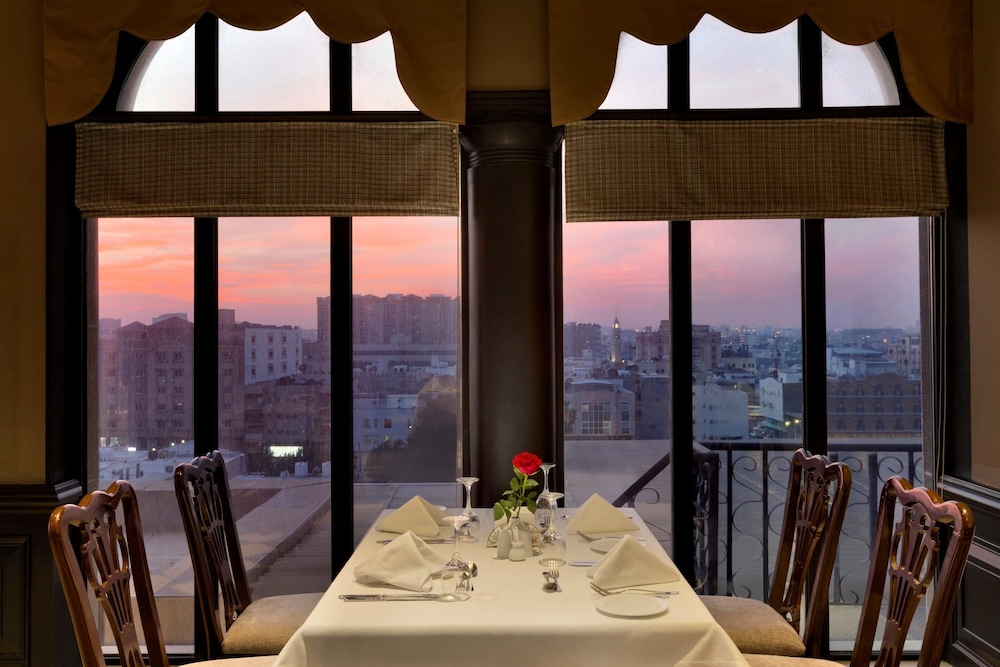 Hawthorn Suites By Wyndham Al Khobar 22/43