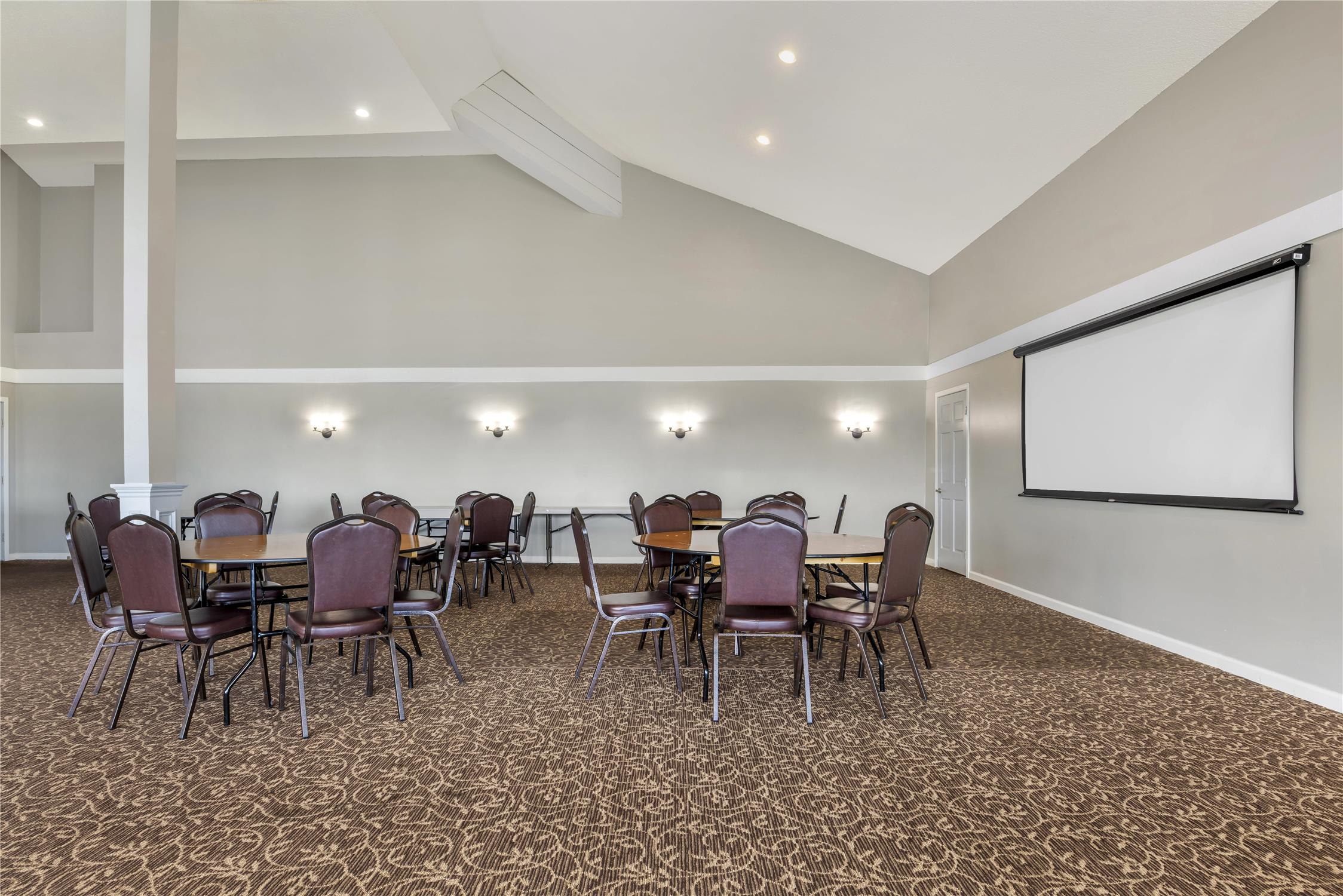 Best Western Pier Point Inn 17/22