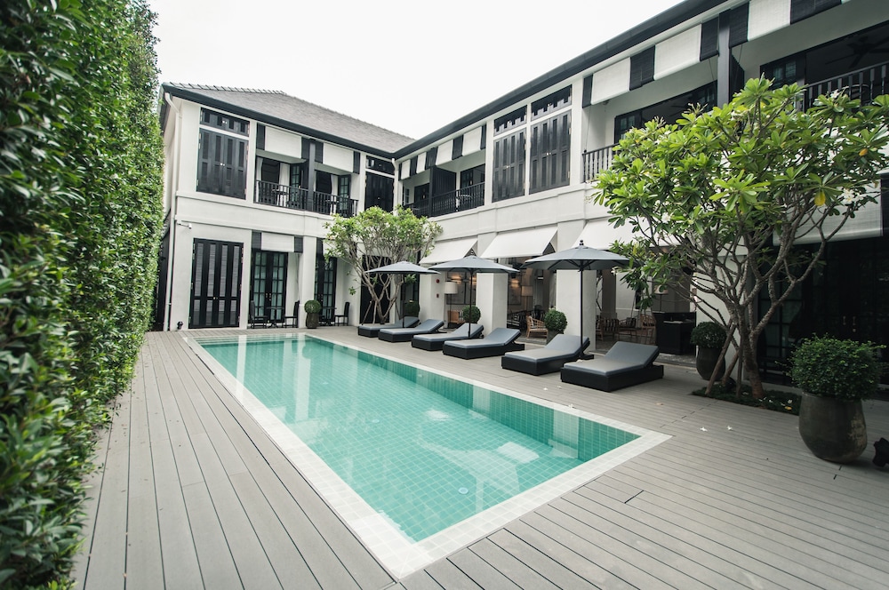 99 The Heritage Hotel 61/63
