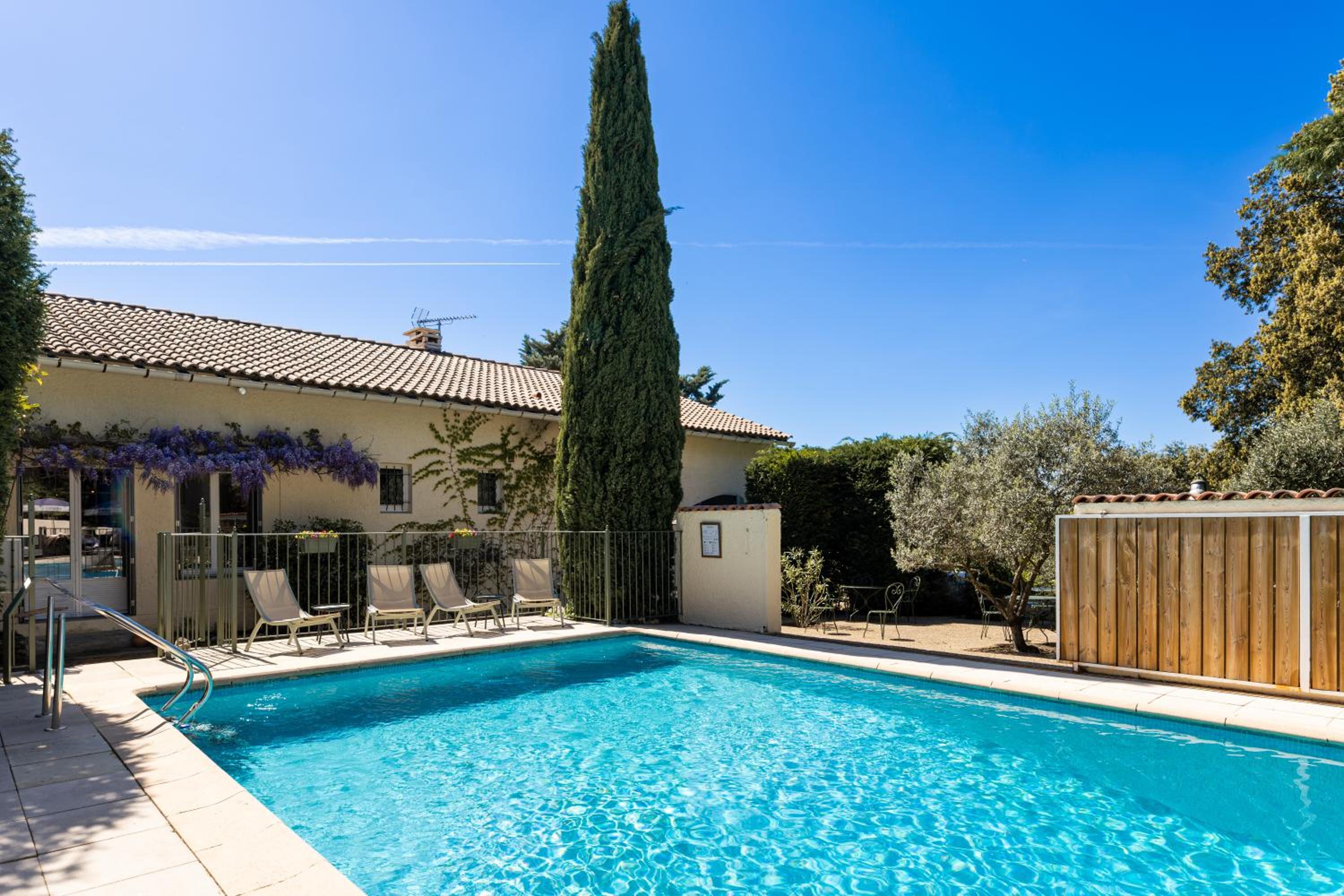 Hotel La Garrigue 47/47