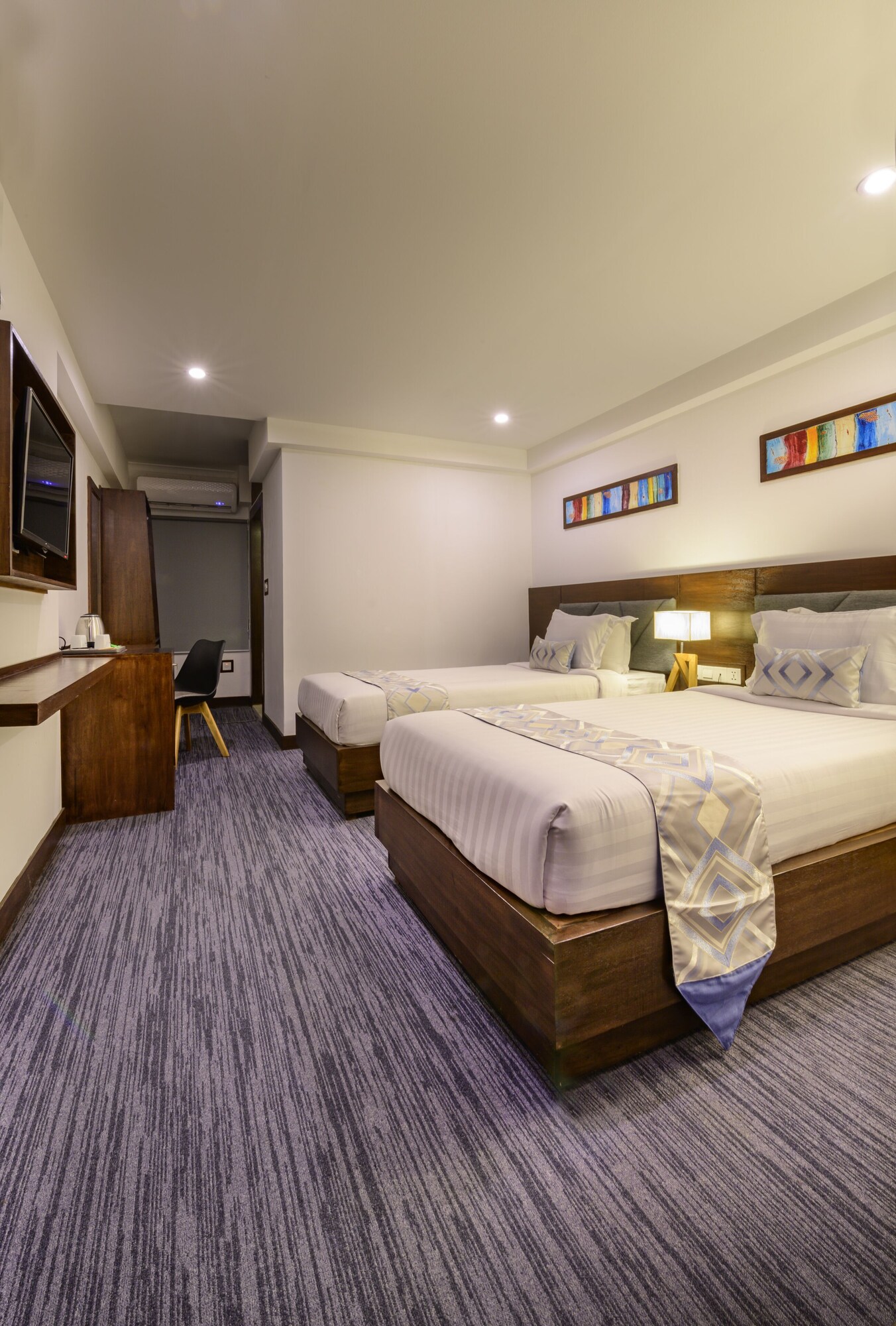 DELUXE TWIN ROOM