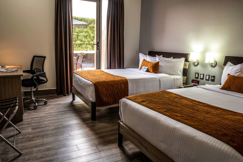 Comfort Inn Irapuato, GUA 15/43