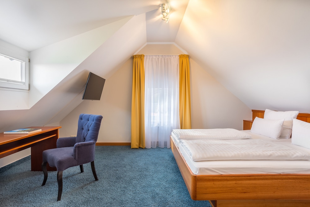 Halbersbacher. Hotel Annaberg 2/50