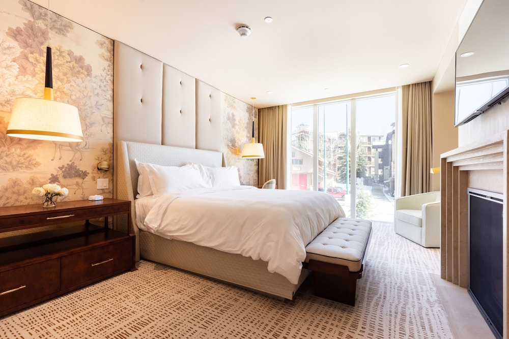Gold, 2 King Beds