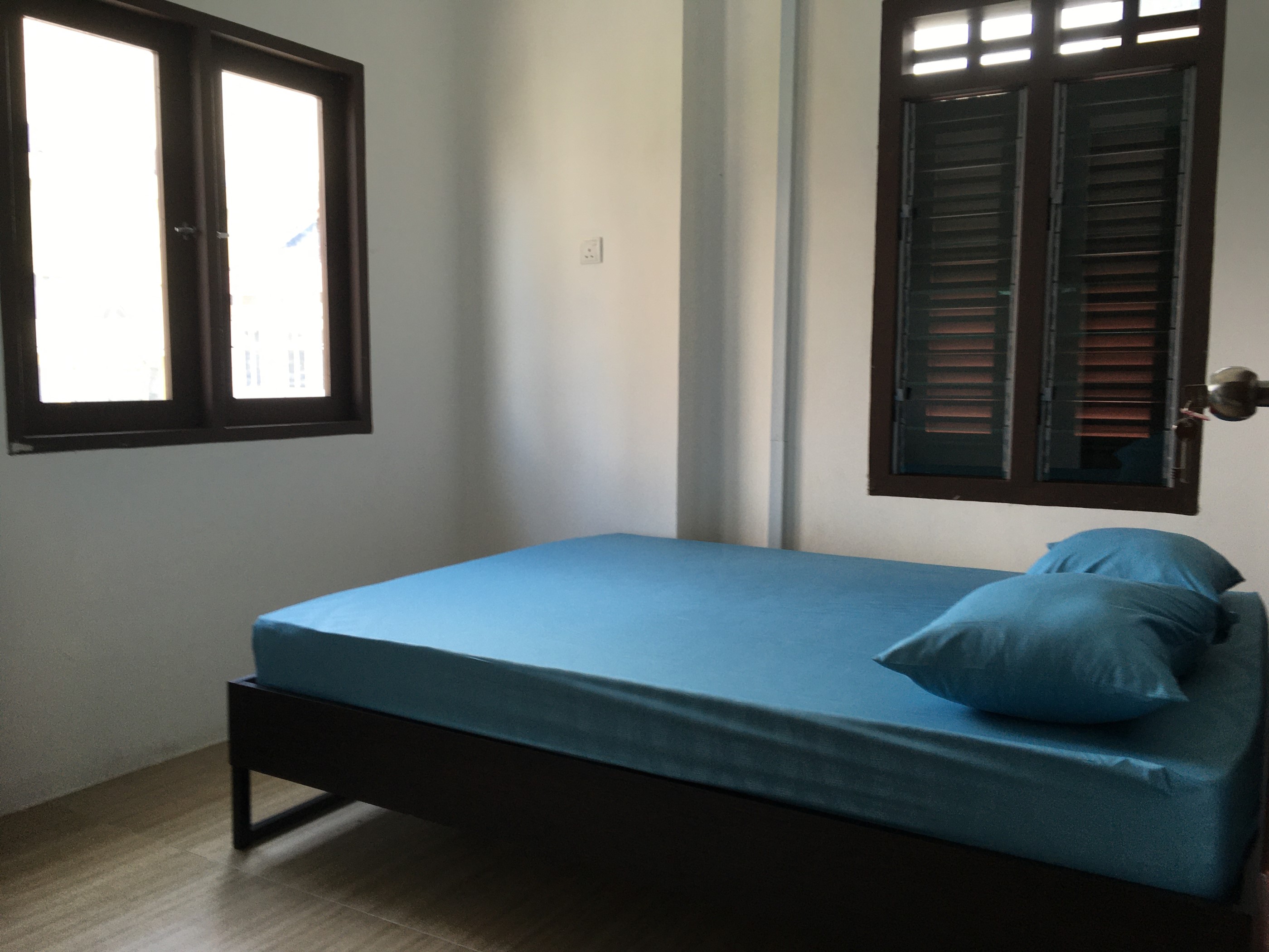 Female Dorm, Female Only