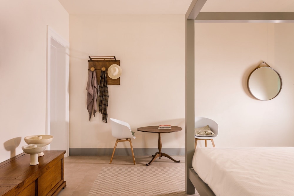 VINILIA WINE RESORT 19/78