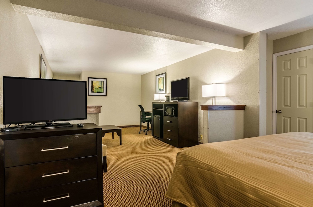 Quality Inn & Suites Winfield 21/44