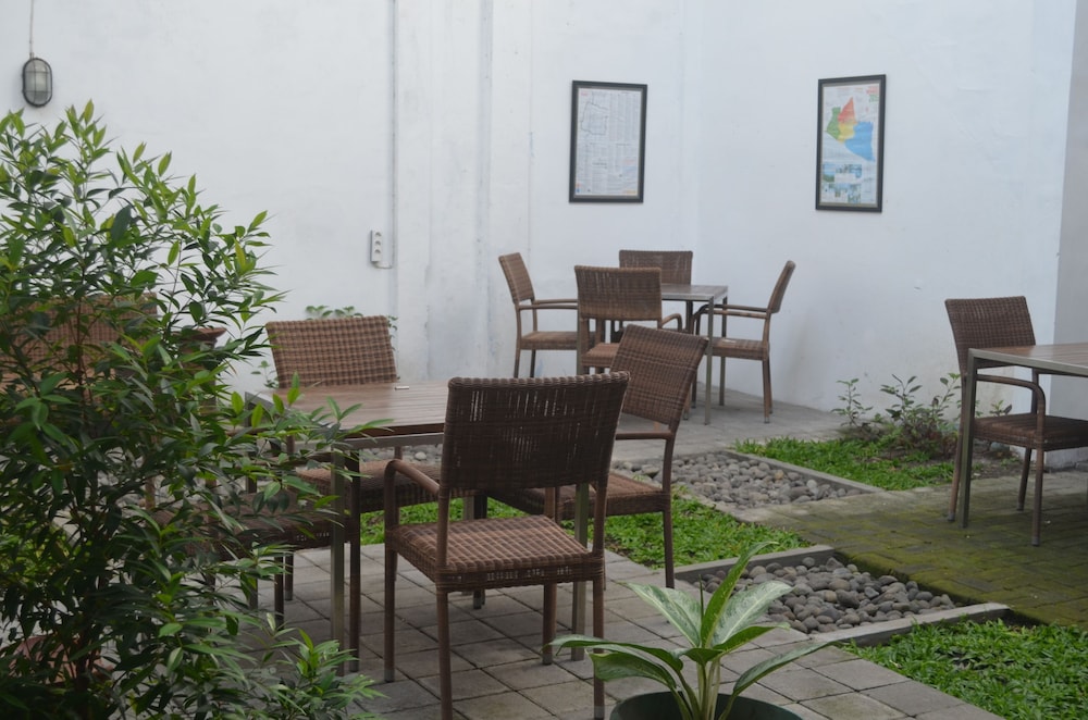 Mawar Asri Hotel 36/43