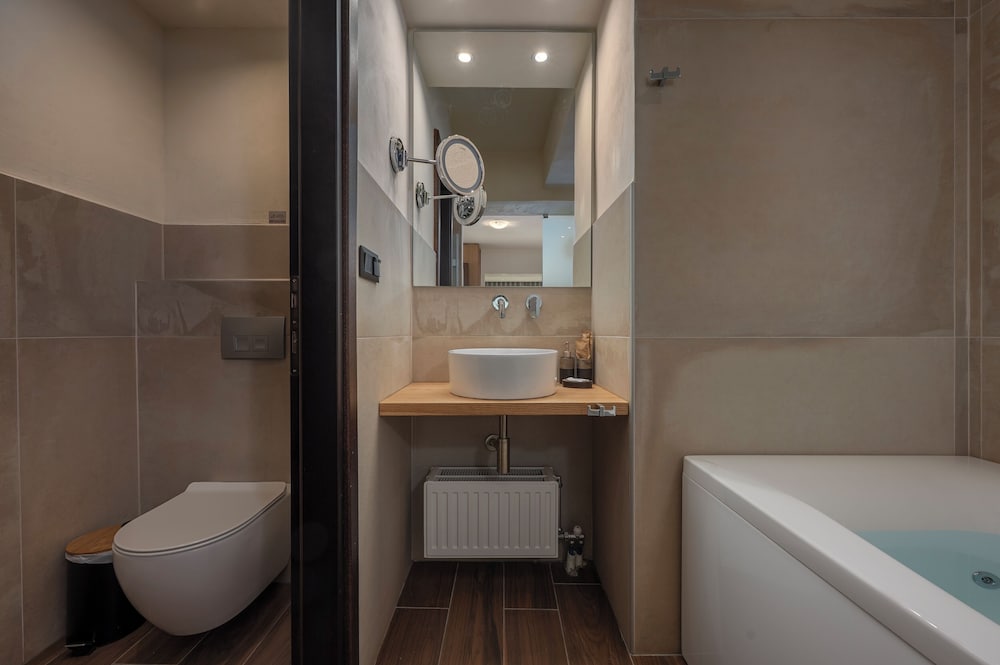 Valeni Boutique Hotel 48/48