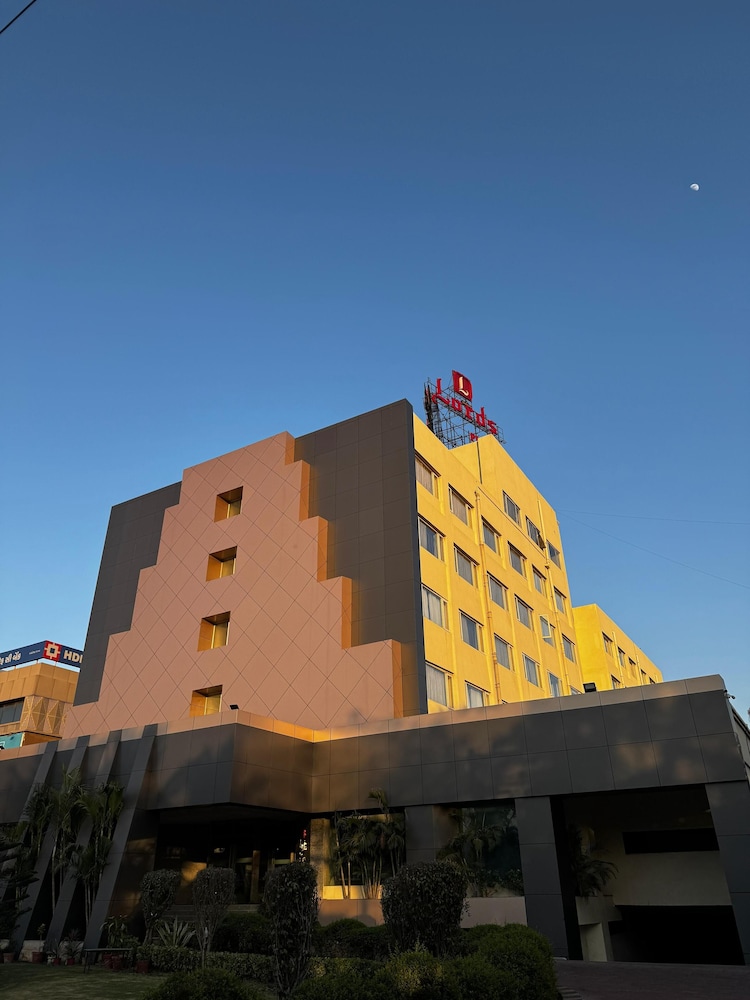 Lords Plaza Ankaleshwar in ANKLESHWAR