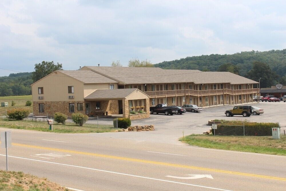 Salt Creek Inn 1/36