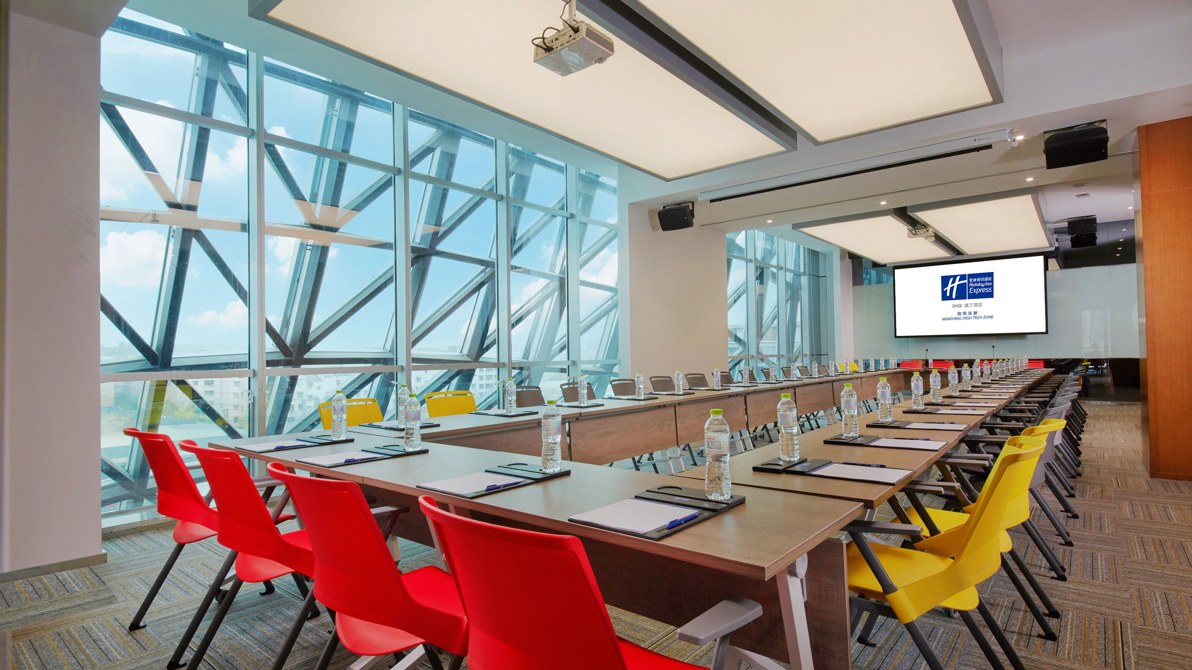 HOLIDAY INN EXPRESS MIANYANG HIGH-TECH ZONE 38/48