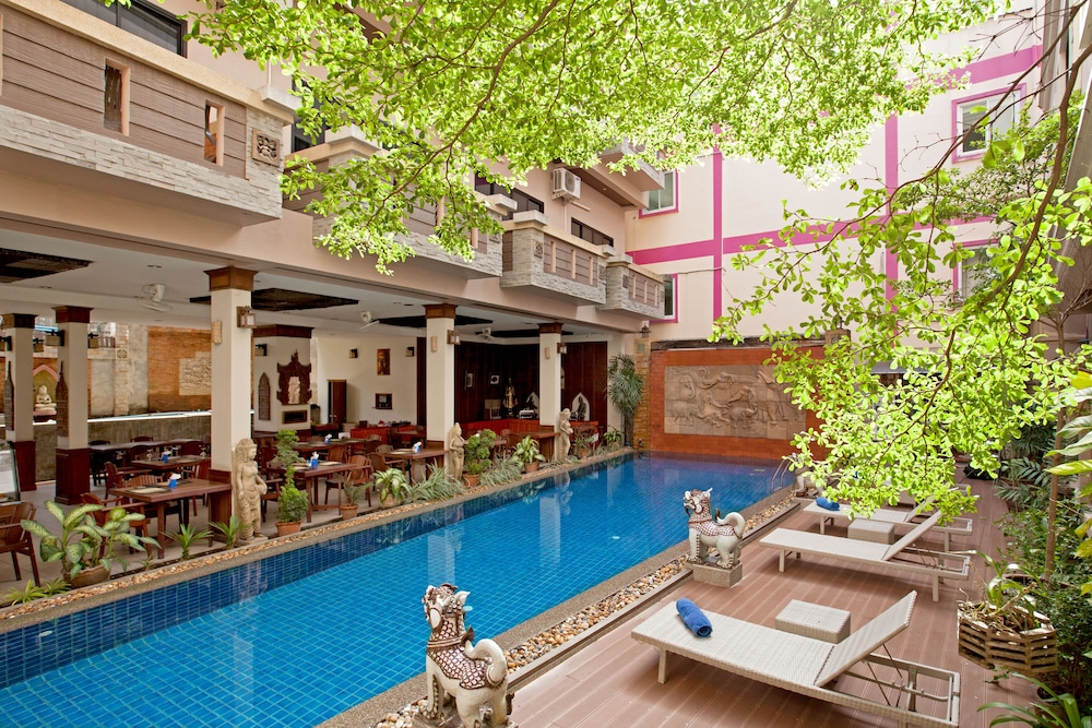 Seeka Boutique Resort 63/72