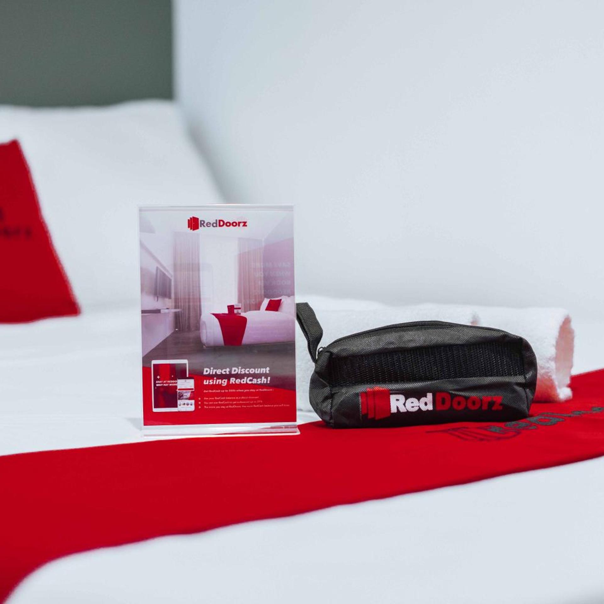 Reddoorz Plus Roxas St. Davao 26/49