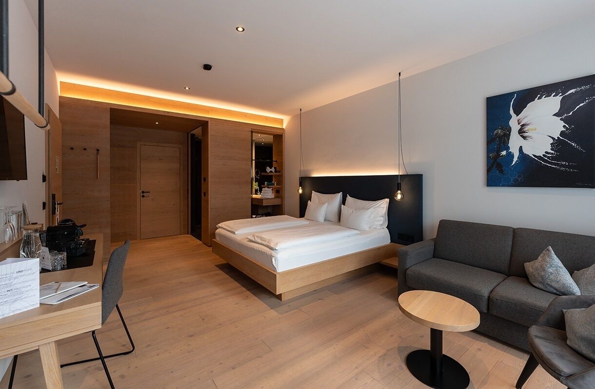 غرفة بسرير مزدوج مع أريكة، Hotel Morgenzeit 2/3