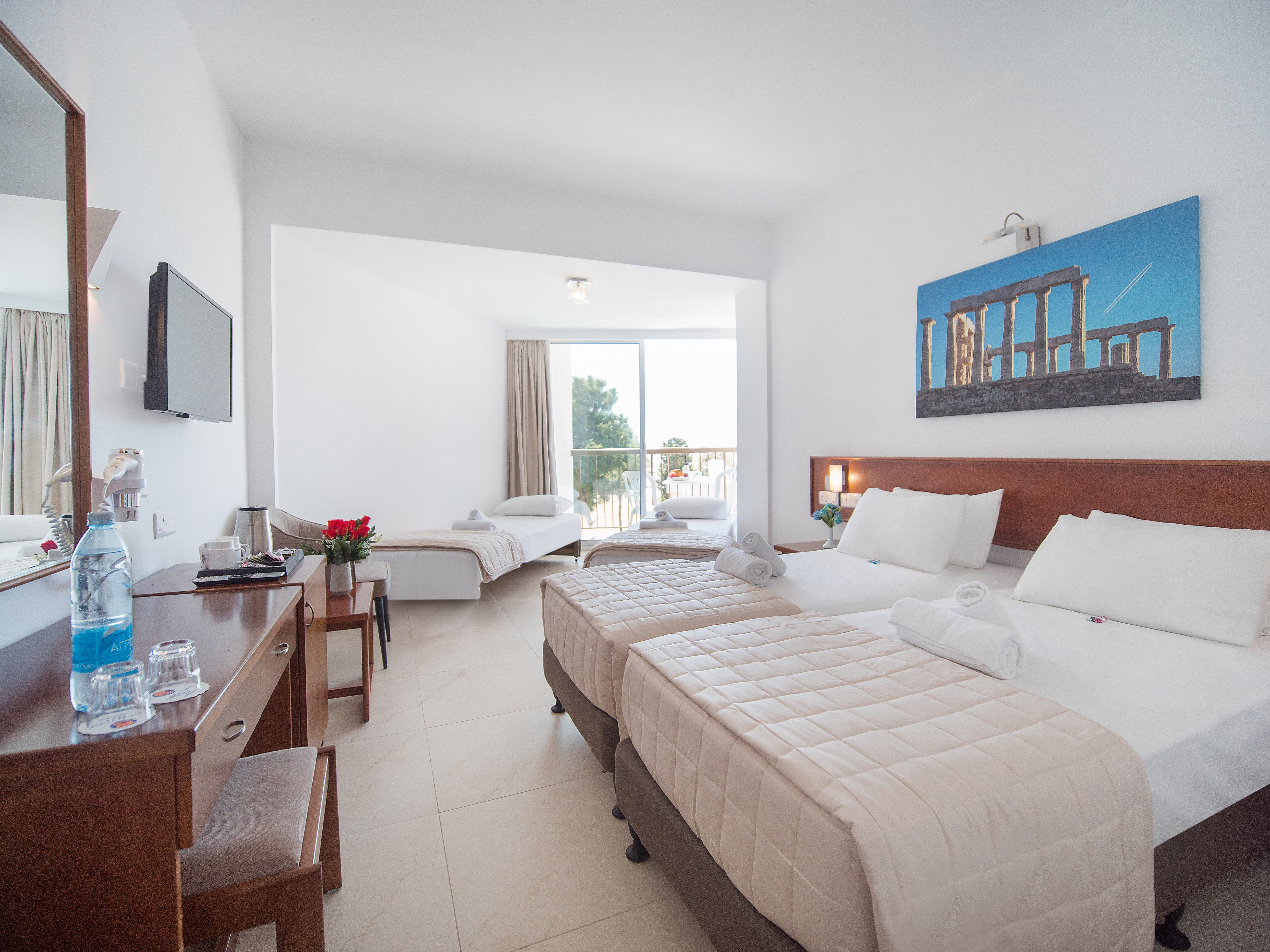 Twin or Double Room - Pool View
