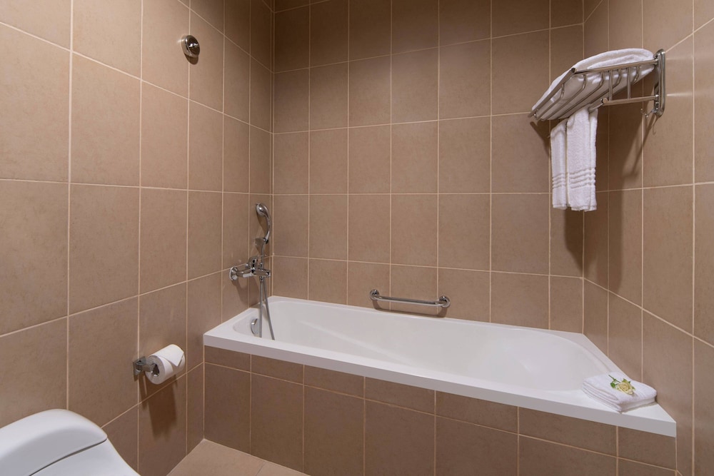 Marriott Executive Apartments City Center Doha 12/27