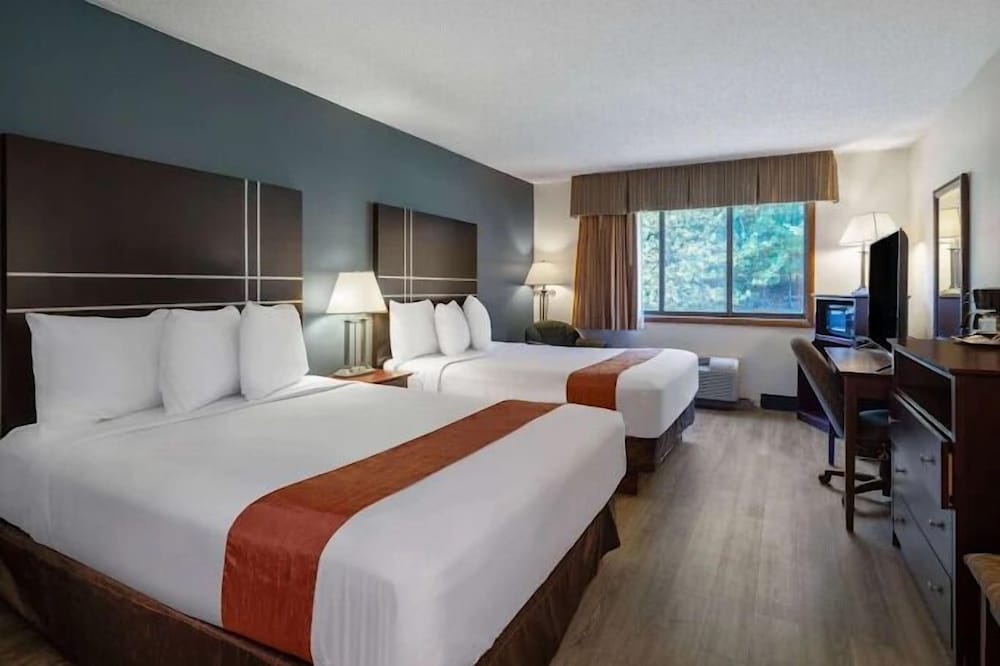 Travelodge by Wyndham Merrill 19/50
