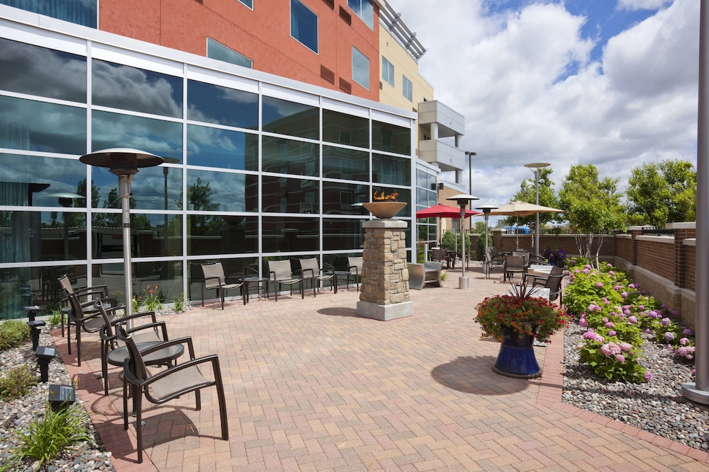 Courtyard by Marriott Minneapolis Maple Grove/Arbor Lakes 1/70