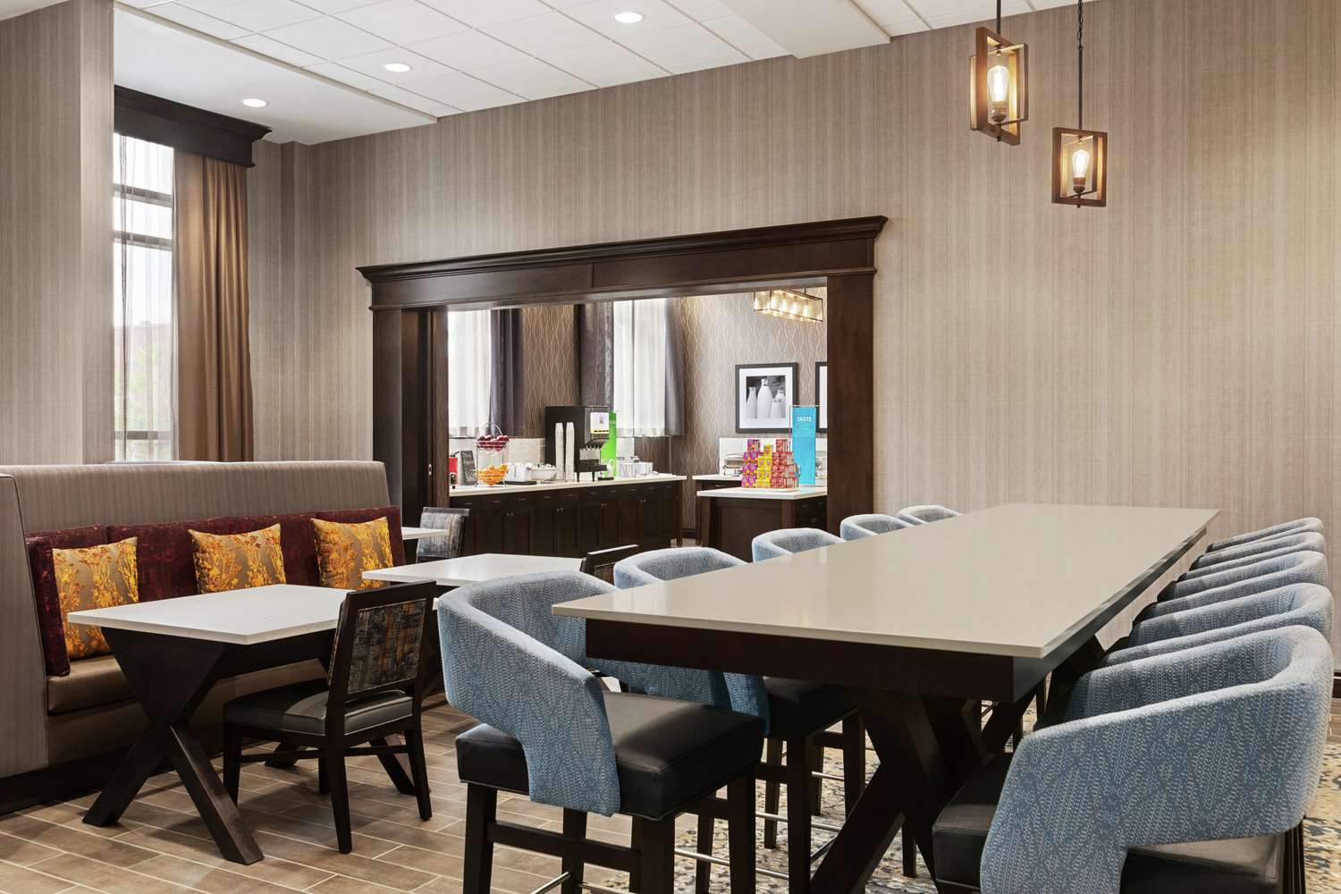 Hampton Inn and Suites Kansas City Downtown Crossroads 13/15