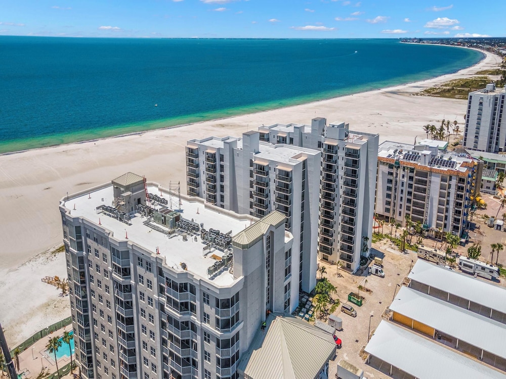GullWing Beach Resort 6/50