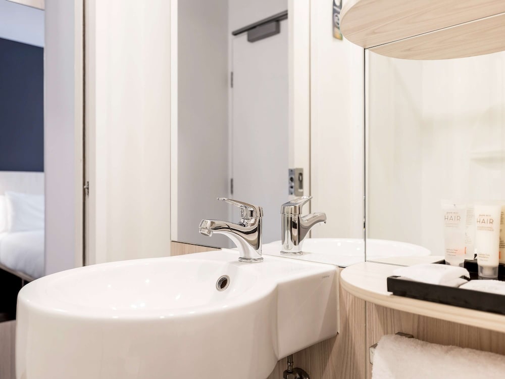 Ibis Sydney Barangaroo Hotel 18/70