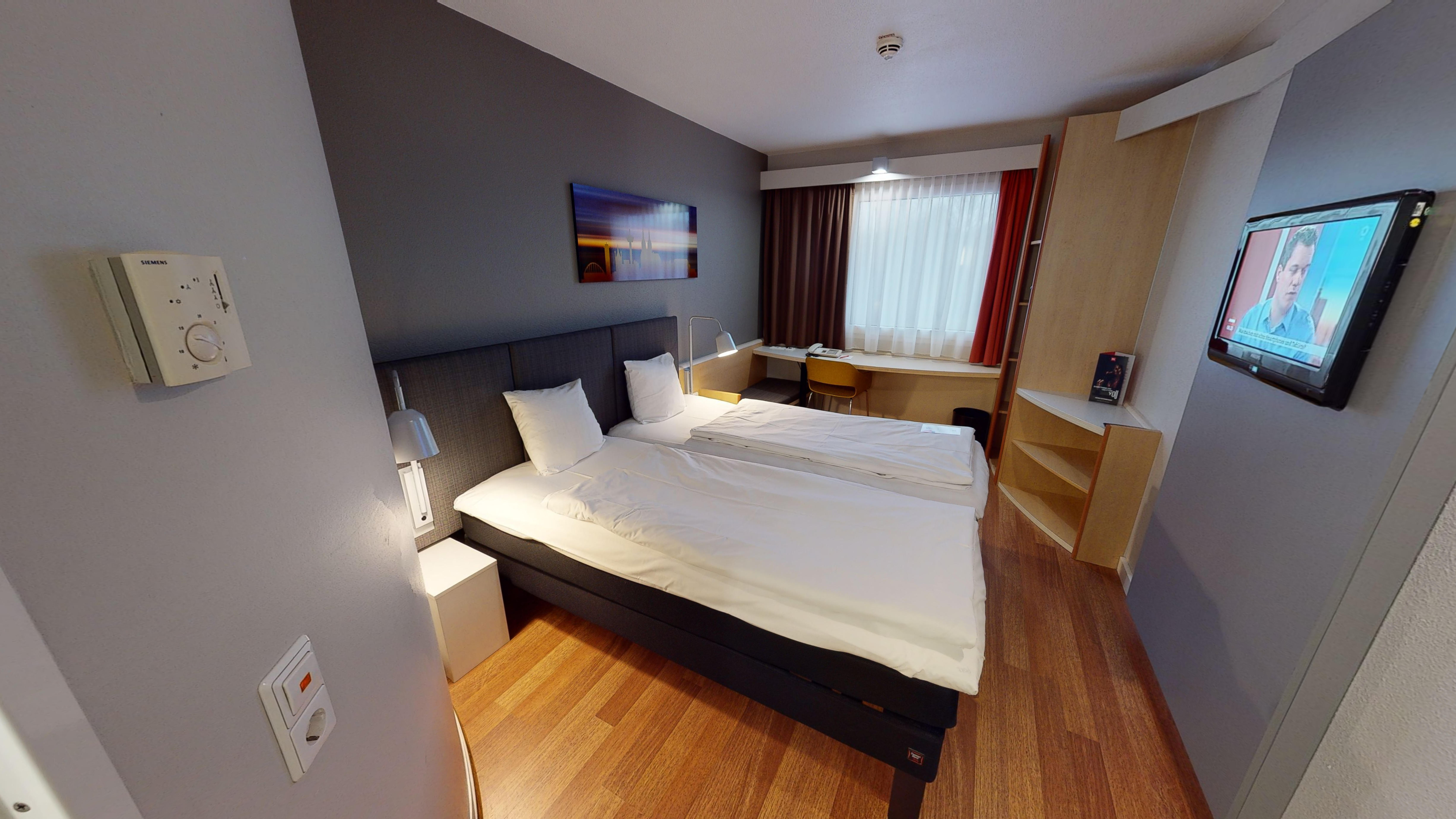 غرفة قياسية بسريرين منفصلين، Ibis Cologne Airport Hotel 3/10