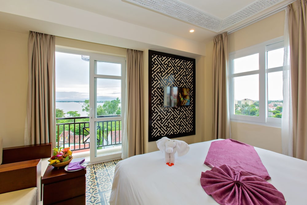 Royal Riverside Hoi An Hotel 42/75