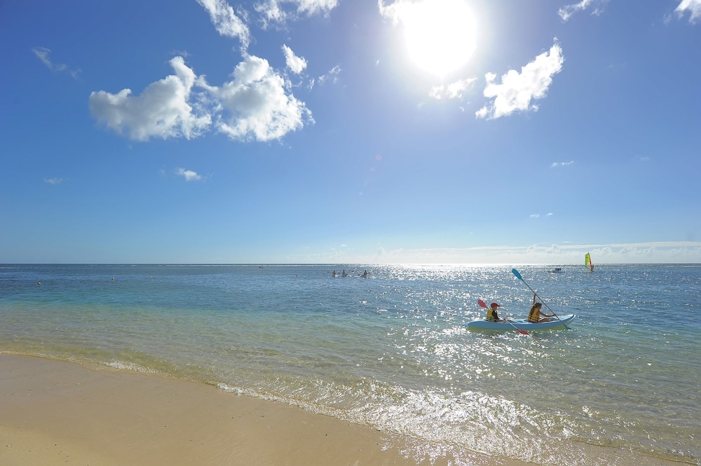 Victoria Beachcomber Resort and Spa 29/54