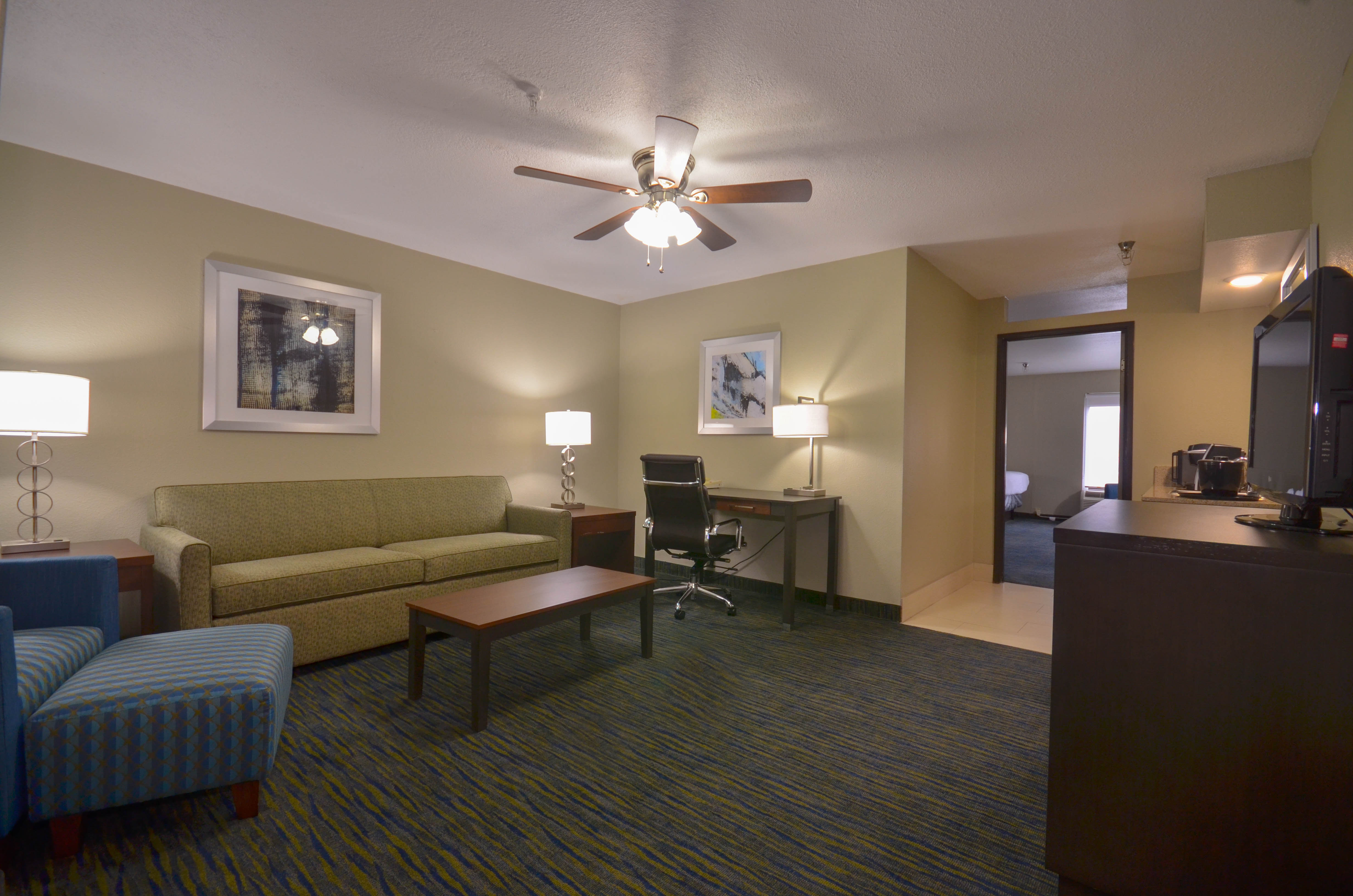 Holiday Inn Express Hotel And Suites Fayetteville Univ of Arkansas Area 22/30