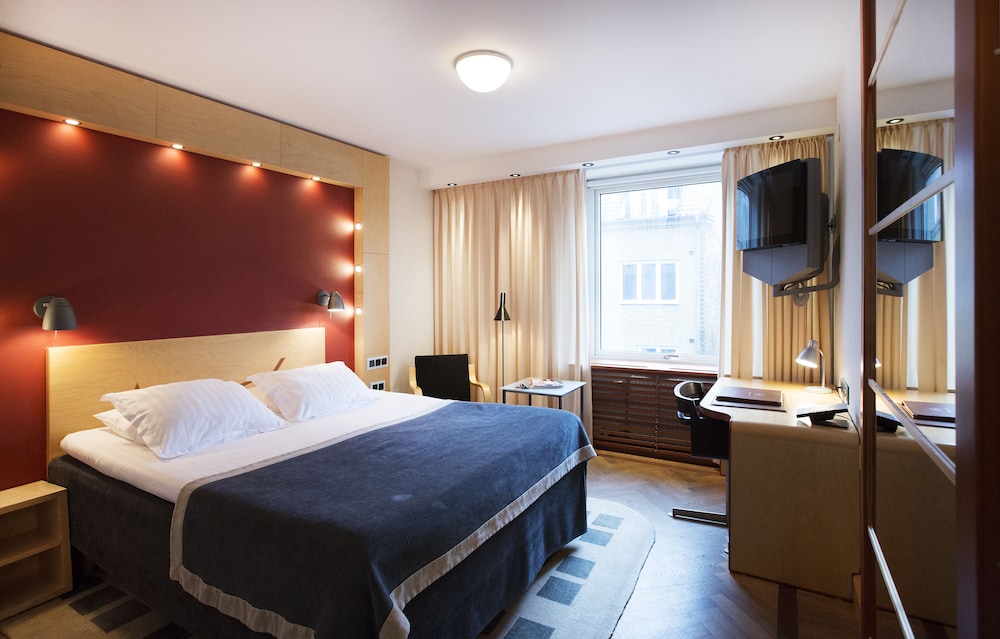 Hotel Lundia 9/50