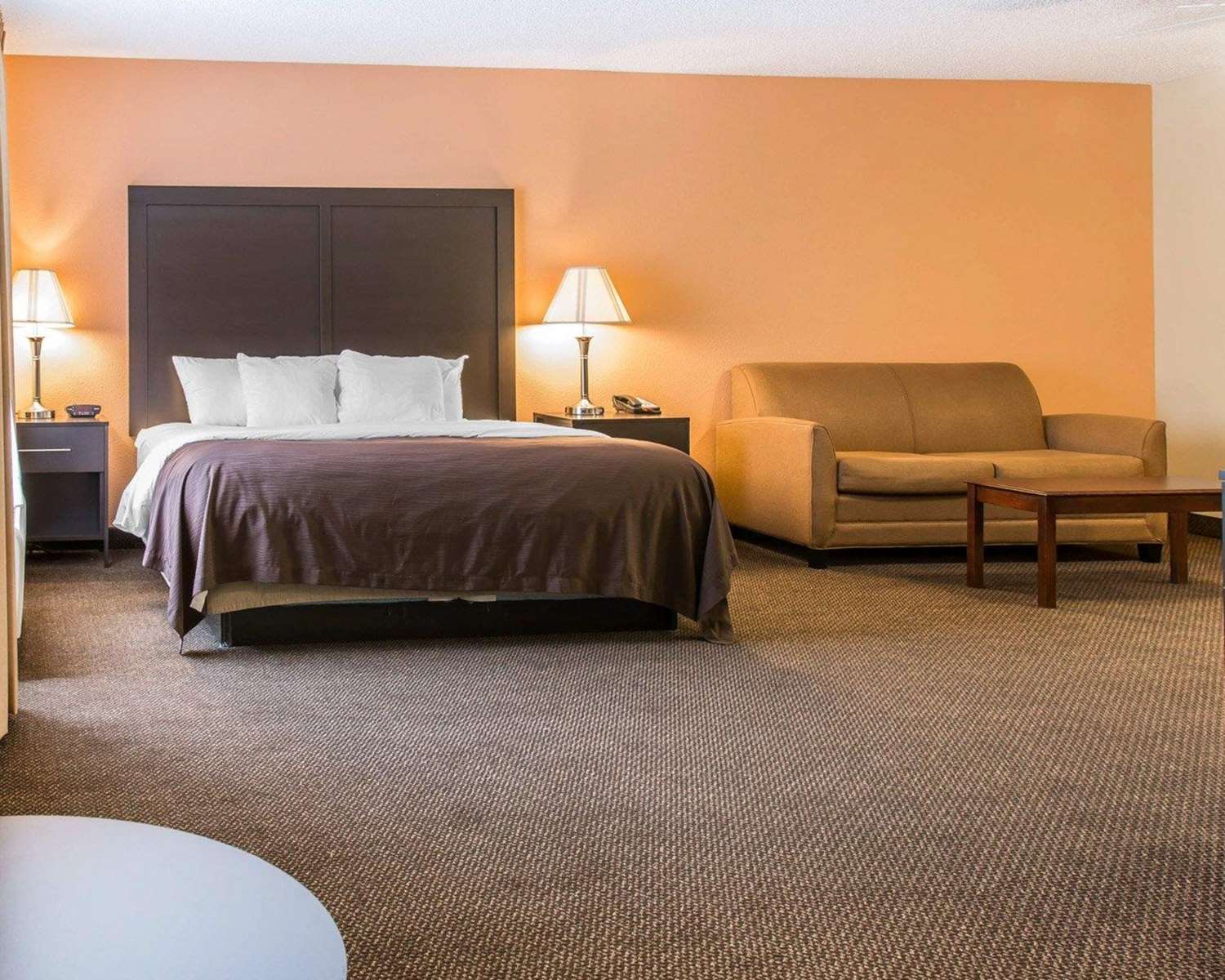 Efficiency, Suite, King Bed