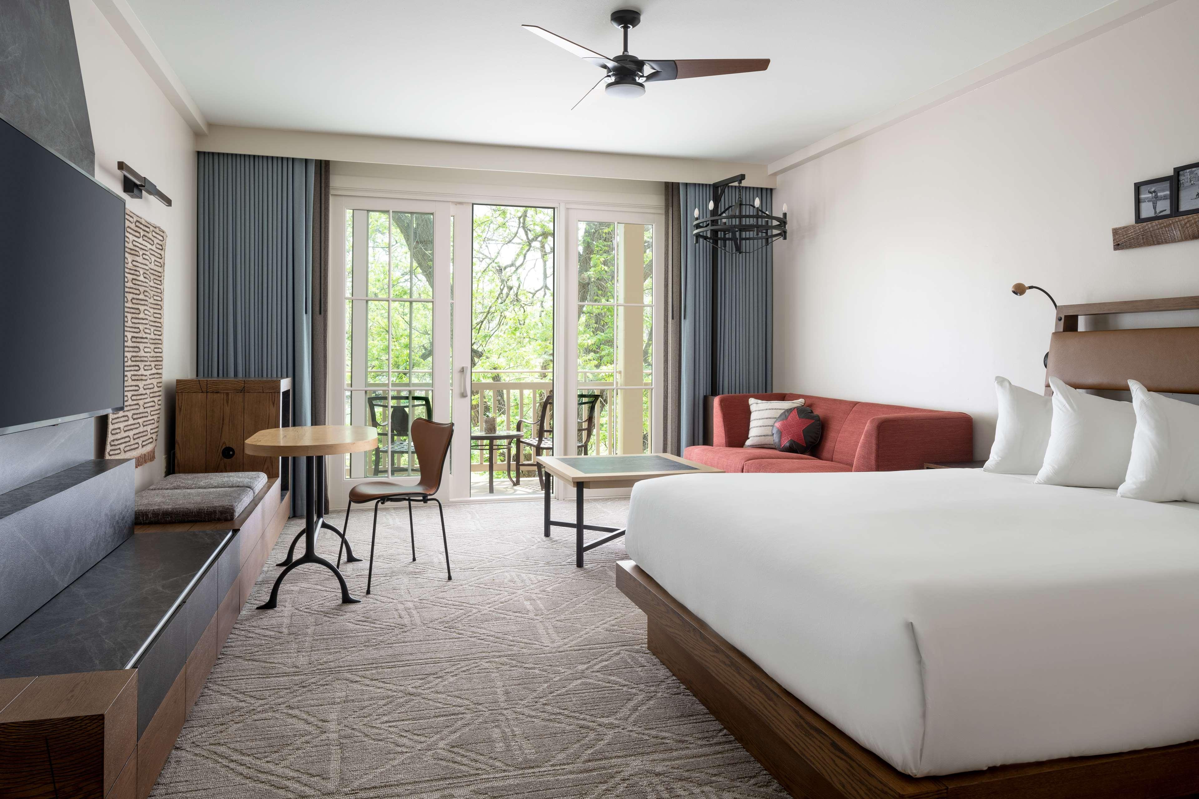 Suite, King Bed