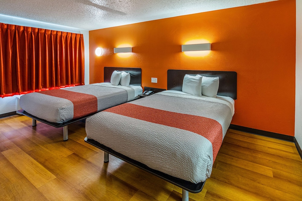 Motel6 Waxahachie, TX 18/39