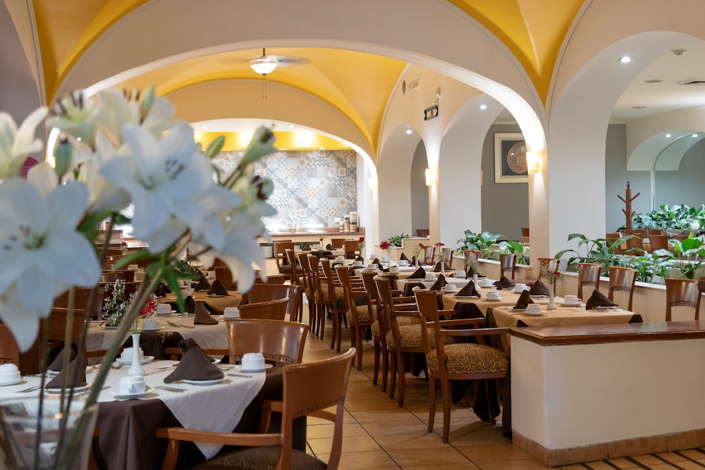 restaurant cafeteria