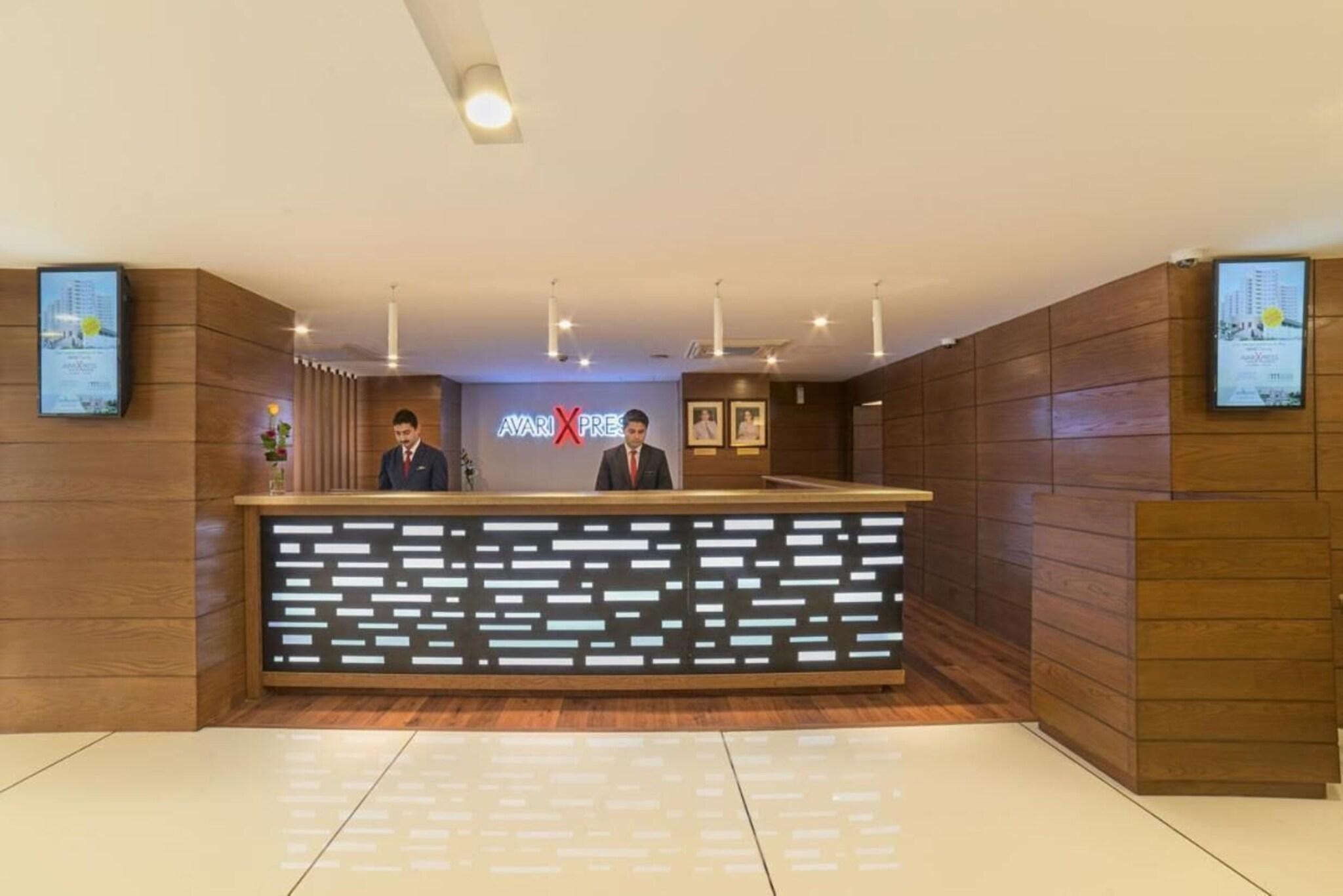 Lobby at Avari Xpress Gulberg Lahore, LAHORE