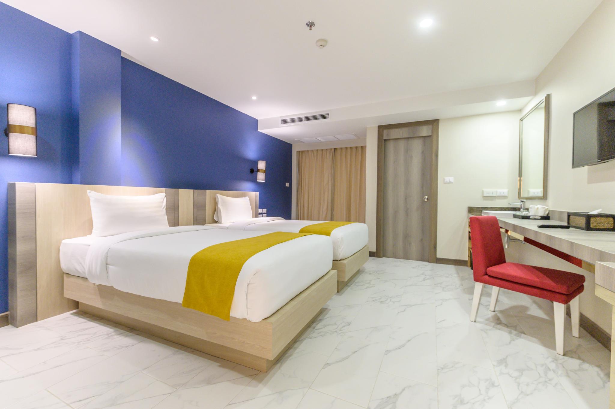 SUPERIOR ROOM
