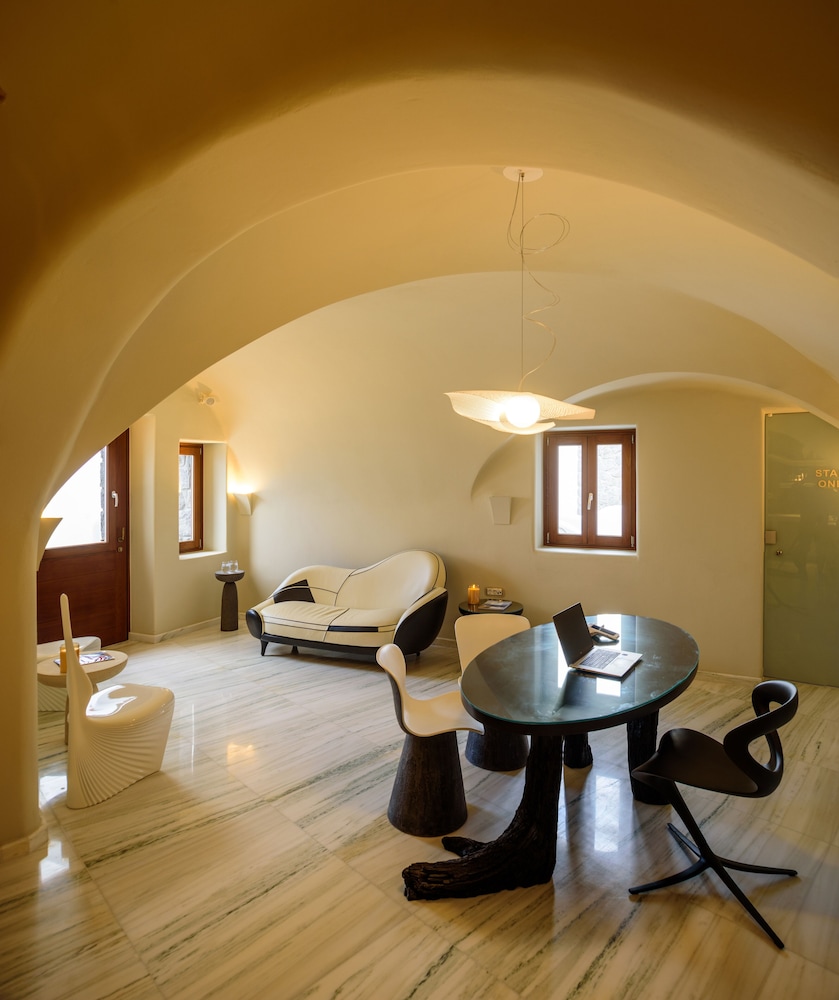 ACRO BLUE LUXURY VILLAS 19/60