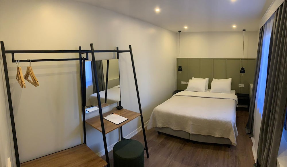 Arkem 1 Hotel 8/55