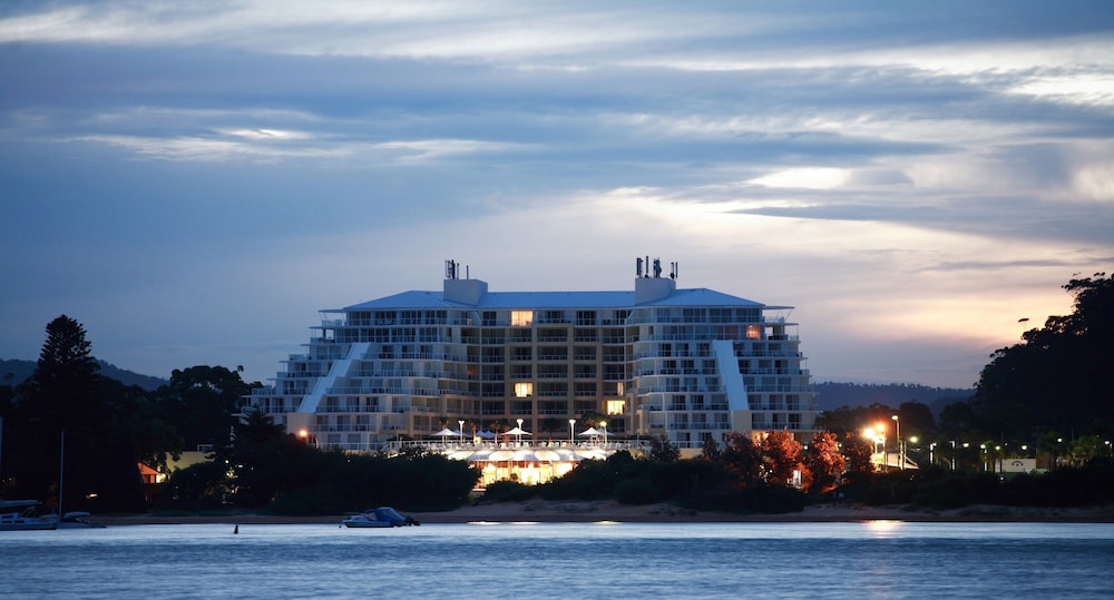 Mantra Ettalong Beach 4/71