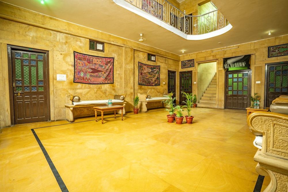 Hotel Marina Mahal 35/50