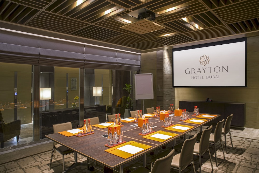 Grayton Hotel Dubai 61/66