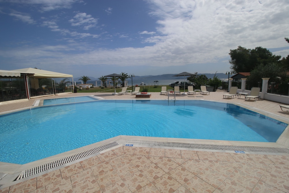 Utopia Kavos Hotel 48/49