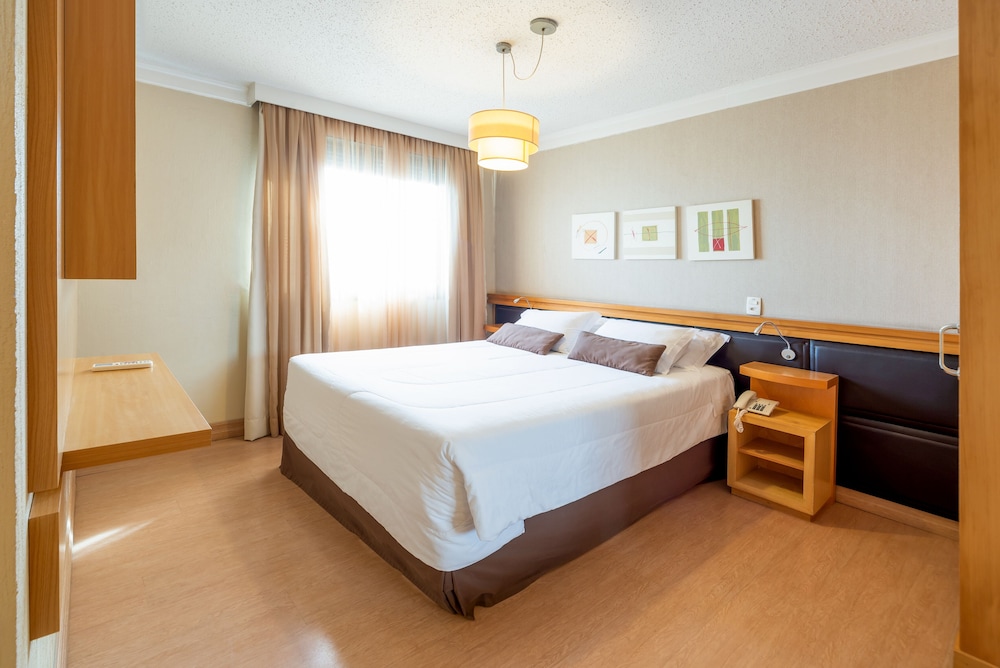 Manhattan Porto Alegre by Mercure 23/70