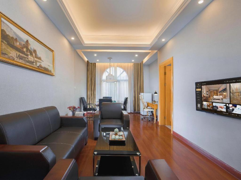 Vienna International Hotel (Shenzhen Longgang Dayun Center) 26/38
