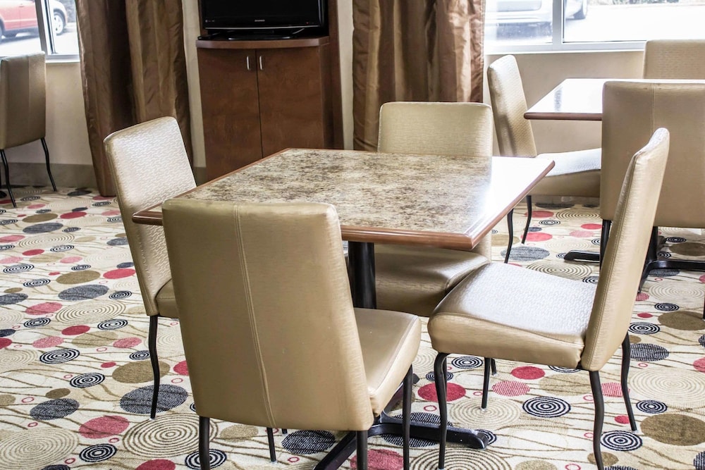 Comfort Suites Brunswick GA 9/44