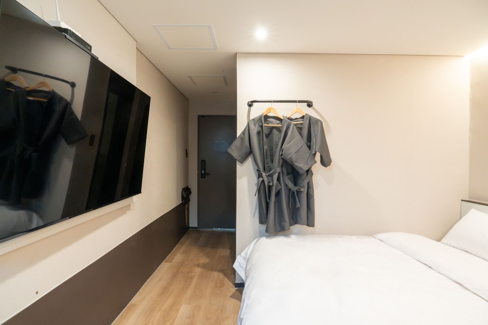 Room, Double Bed