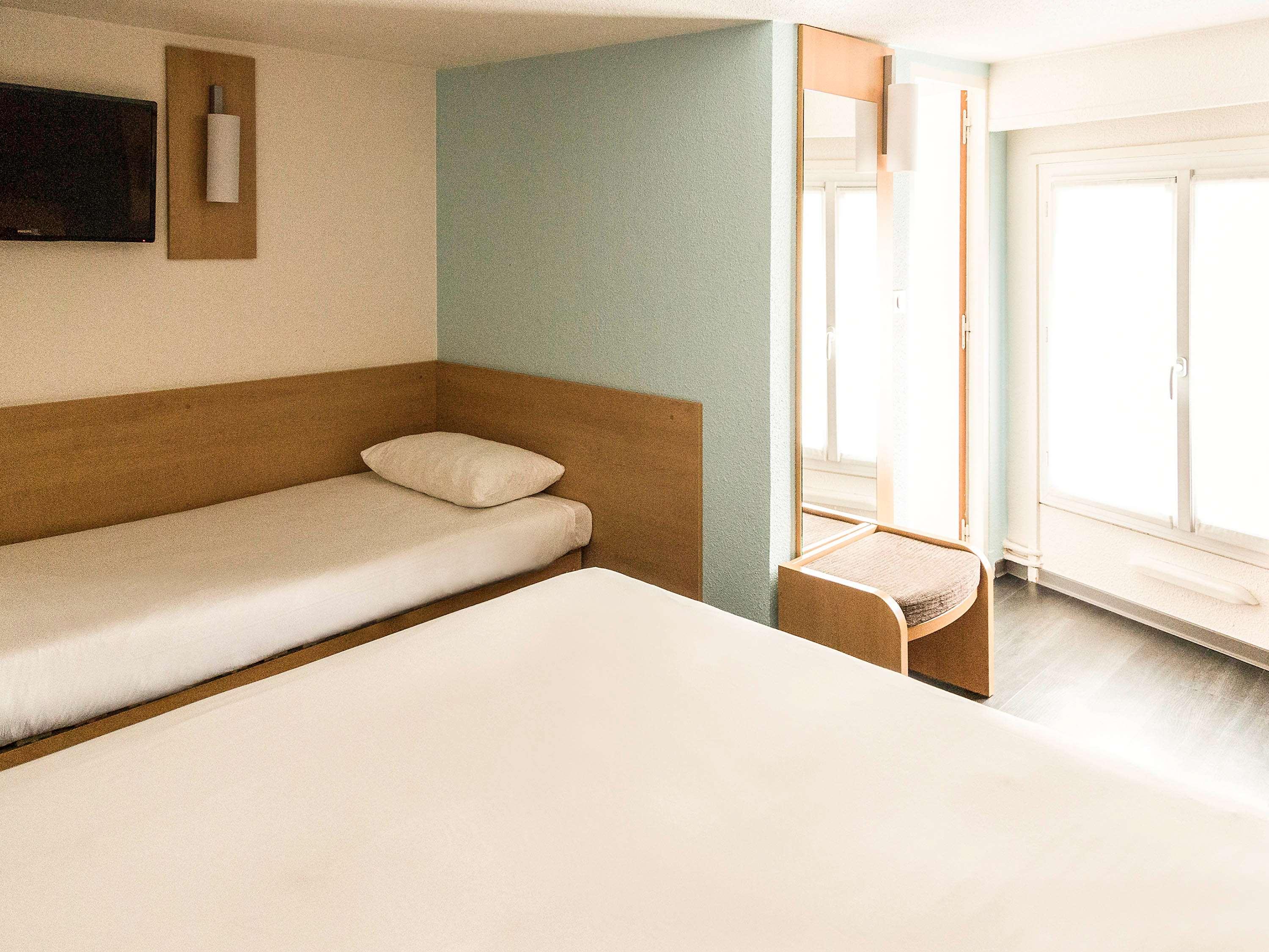 STANDARD, 1 DOUBLE AND 1 SINGLE BED