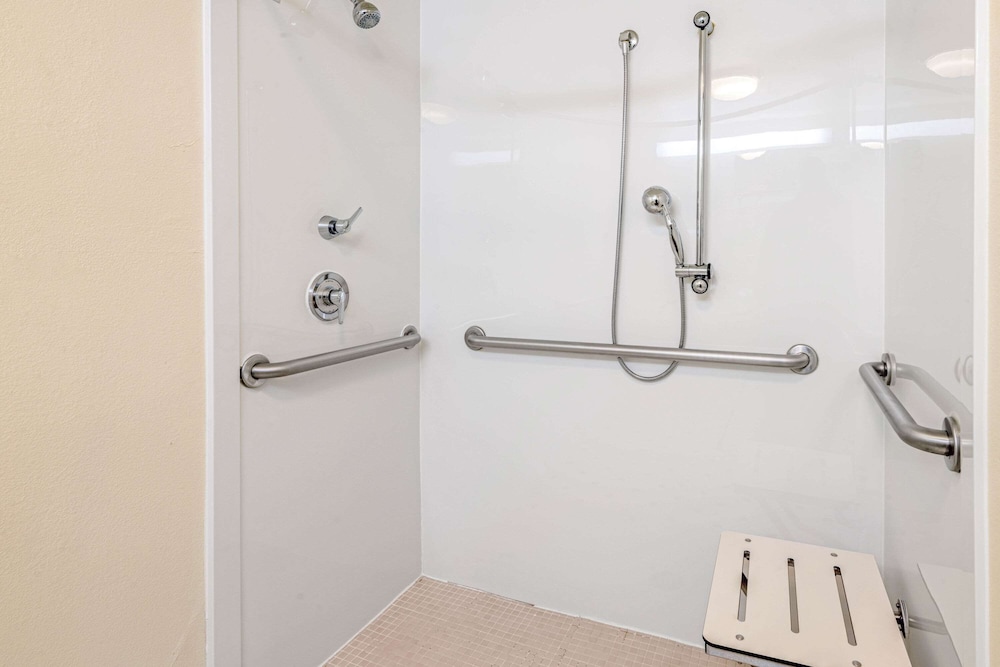 La Quinta Inn & Suites by Wyndham Salt Lake City Airport 14/48